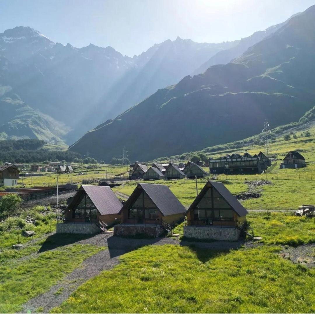 Kera Cottages Kazbegi Екстериор снимка