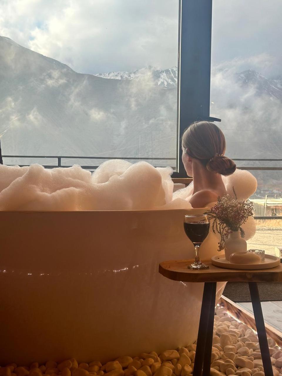 Kera Cottages Kazbegi Екстериор снимка