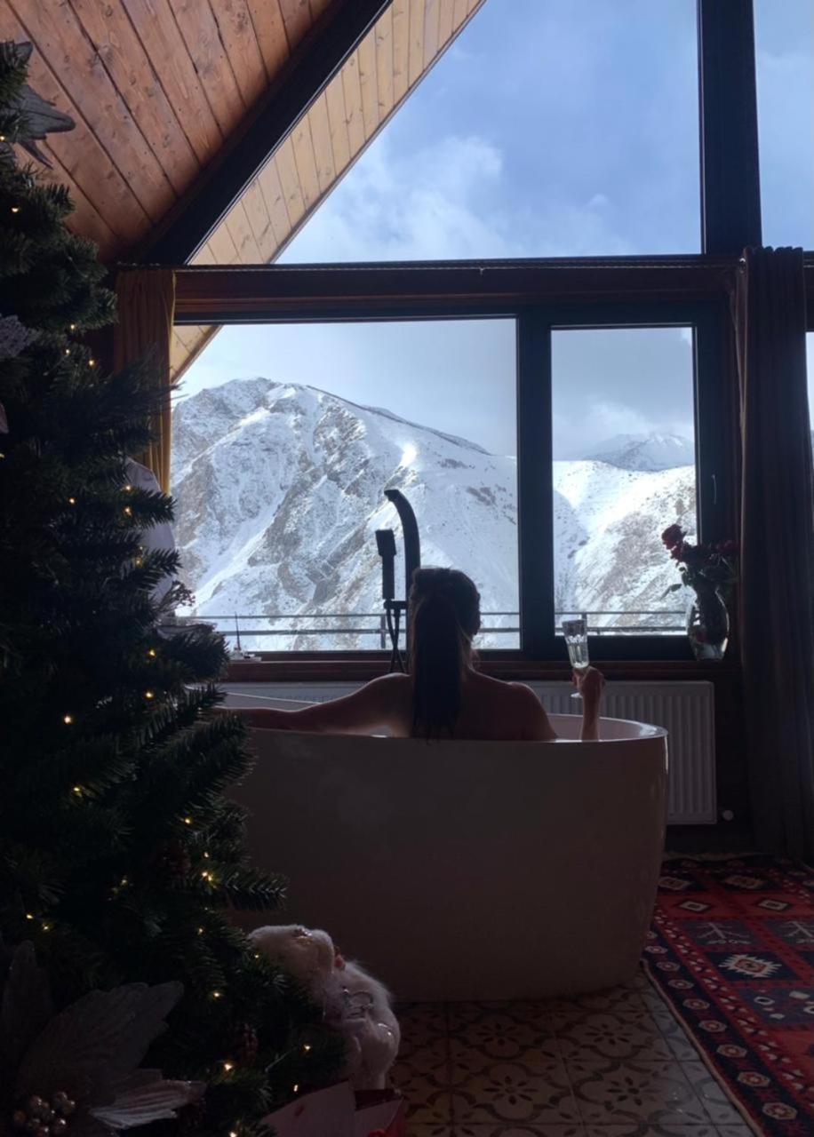 Kera Cottages Kazbegi Екстериор снимка